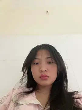 Snapshot of Lyn-be99 chatting on February 21, 2:12 am Lyn-be99 online show from February 21, 2:12 am