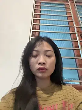 Snapshot of Lyn-be99 chatting on February 23, 12:30 am Lyn-be99 online show from February 23, 12:30 am