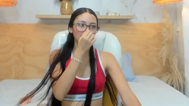 Snapshot of Lasira_Thill chatting on February 13, 12:12 pm Lasira Thill online show from February 13, 12:12 pm