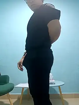 Snapshot of Ryzca chatting on February 7, 2:32 pm Ryzca online show from February 7, 2:32 pm