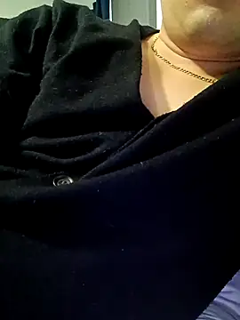 Snapshot of Ryzca chatting on February 11, 6:13 pm Ryzca online show from February 11, 6:13 pm