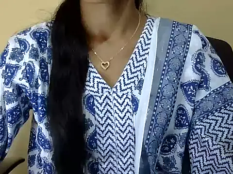 Snapshot of Khushi_v chatting on February 27, 5:24 pm Khushi v online show from February 27, 5:24 pm