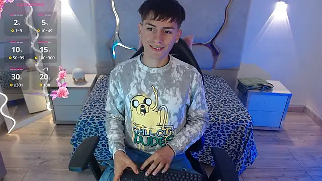 Snapshot of EVAN_TAY chatting on February 2, 3:05 am EVAN TAY online show from February 2, 3:05 am