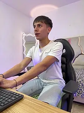 Snapshot of EVAN_TAY chatting on February 10, 2:59 am EVAN TAY online show from February 10, 2:59 am