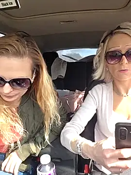 BeautifulFire23 online show from April 4, 6:27 pm