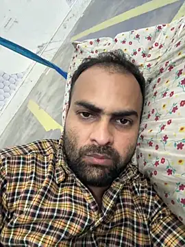 Snapshot of hardlysuck chatting on February 16, 3:19 pm hardlysuck online show from February 16, 3:19 pm