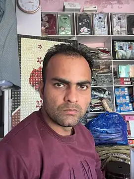 Snapshot of hardlysuck chatting on February 24, 9:29 am hardlysuck online show from February 24, 9:29 am