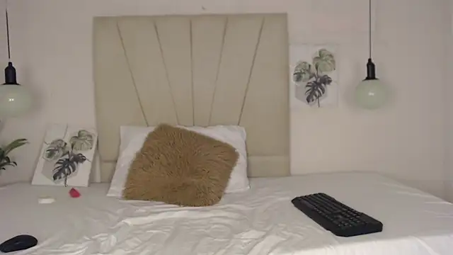 Snapshot of Ashley_Ebony__ chatting on February 24, 12:36 pm Ashley Ebony online show from February 24, 12:36 pm