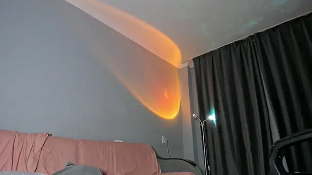 Snapshot of emy_lovee chatting on February 15, 1:46 am emy lovee online show from February 15, 1:46 am