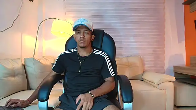 ricky spensar23cm  online show from April 12, 12:59 am