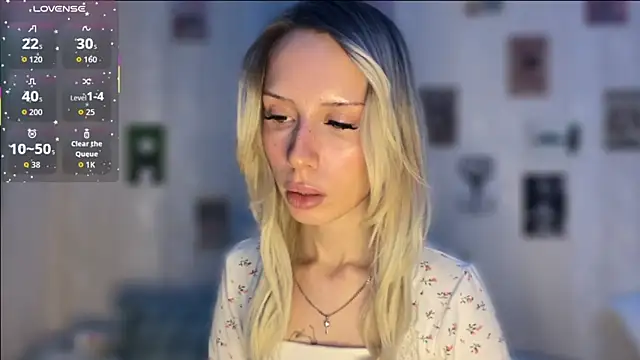 DellaCampbell online show from February 9, 3:05 pm