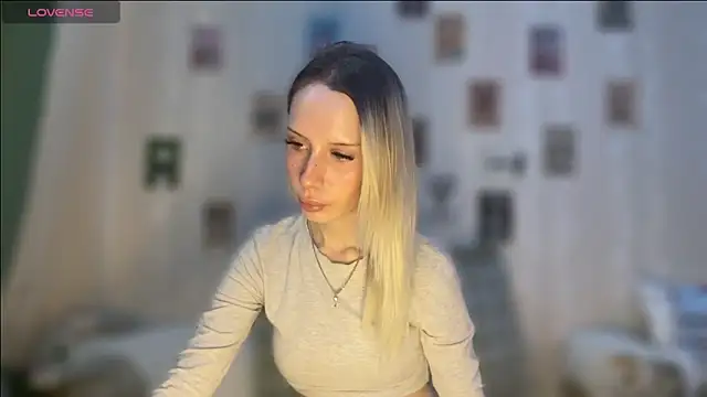 DellaCampbell online show from February 11, 9:58 am