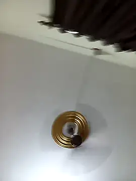 deshilnd online show from April 3, 11:47 pm