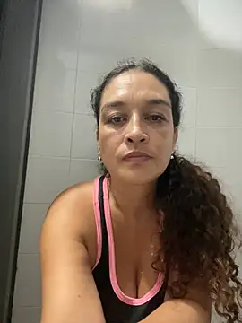 Snapshot of Rosalinda_77 chatting on July 19, 4:44 pm Rosalinda 77 online show from July 19, 4:44 pm