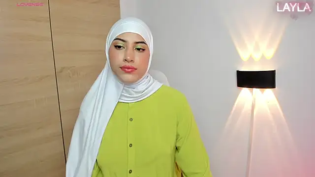 Snapshot of LAY_LA_ chatting on February 3, 8:58 pm LAY LA online show from February 3, 8:58 pm