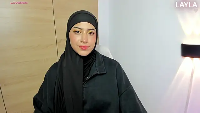 Snapshot of LAY_LA_ chatting on February 16, 9:55 pm LAY LA online show from February 16, 9:55 pm