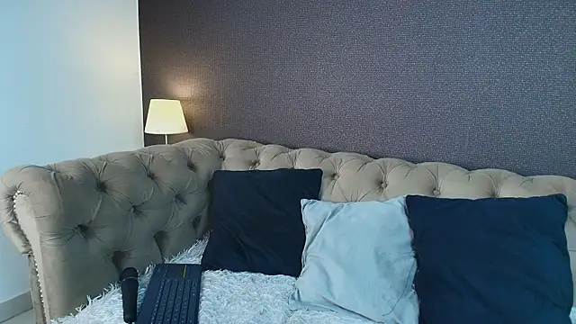 Snapshot of Megan__Honey chatting on February 20, 7:36 pm Megan Honey online show from February 20, 7:36 pm