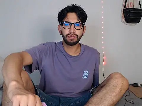 thomass1018 online show from June 3, 3:31 am