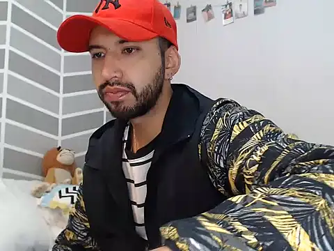 thomass1018 online show from June 19, 11:41 pm