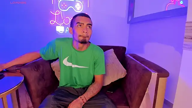 Snapshot of Rpoolrboy chatting on February 4, 12:11 pm Rpoolrboy online show from February 4, 12:11 pm