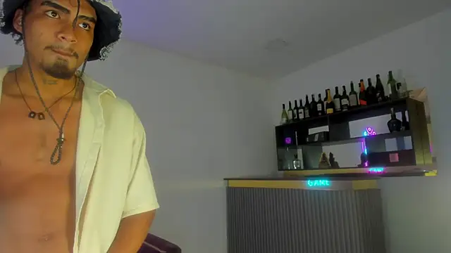 Snapshot of Rpoolrboy chatting on February 10, 8:02 pm Rpoolrboy online show from February 10, 8:02 pm