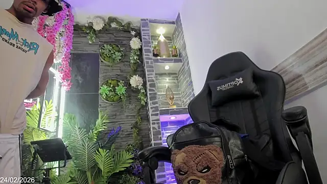 Snapshot of Rpoolrboy chatting on February 24, 8:07 pm Rpoolrboy online show from February 24, 8:07 pm