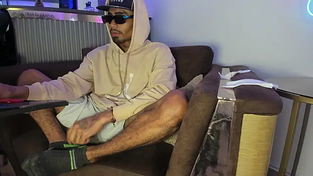 Snapshot of Rpoolrboy chatting on February 26, 8:24 am Rpoolrboy online show from February 26, 8:24 am