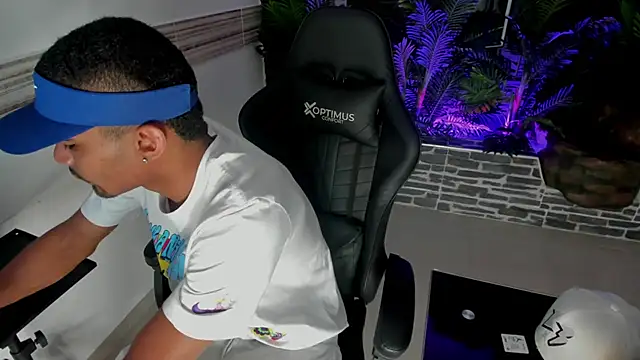 Rpoolrboy online show from March 11, 8:37 pm