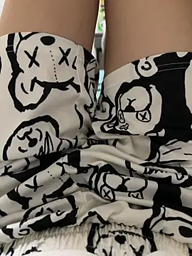 llkiki online show from February 25, 5:11 pm