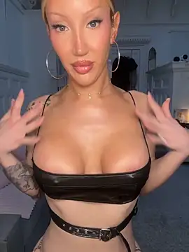 Allana29 online show from April 7, 6:52 pm