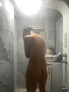 Snapshot of Zoe_dim chatting on February 9, 2:15 am Zoe dim online show from February 9, 2:15 am