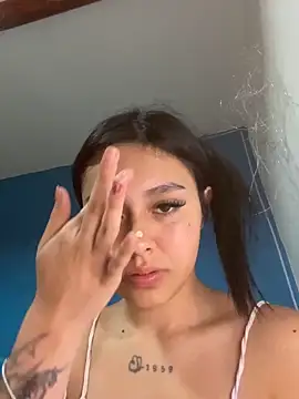 Snapshot of scarlett_pinkk1 chatting on February 8, 3:21 am scarlett pinkk1 online show from February 8, 3:21 am