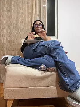 Snapshot of Violetta_pinkk1 chatting on February 14, 3:25 am Violetta pinkk1 online show from February 14, 3:25 am