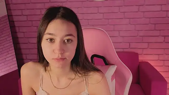 Snapshot of Nicole_Brownie chatting on February 5, 2:38 am Nicole Brownie online show from February 5, 2:38 am