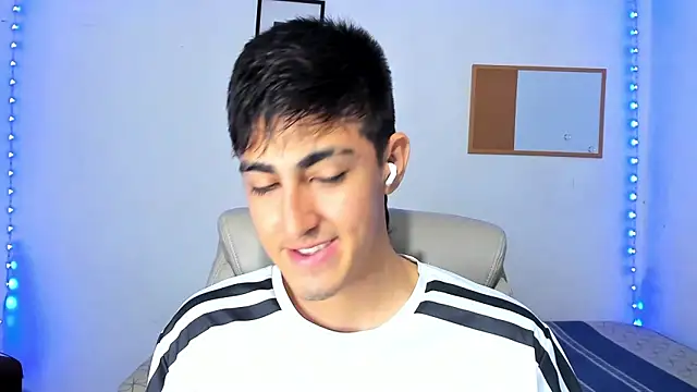 babyted272 online show from March 29, 11:32 am