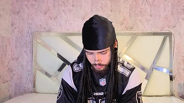 Snapshot of Benny_and_Mark chatting on February 26, 4:11 am Benny and Mark online show from February 26, 4:11 am