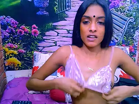 Snapshot of IndianPretty14u2Luv chatting on June 25, 5:12 am IndianPretty14u2Luv online show from June 25, 5:12 am
