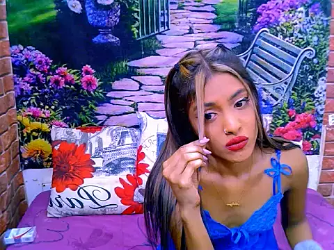 Snapshot of IndianPretty14u2Luv chatting on July 8, 7:35 am IndianPretty14u2Luv online show from July 8, 7:35 am