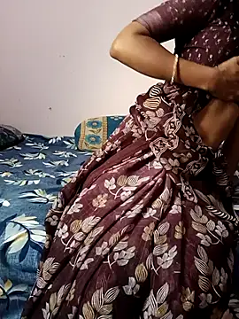 Snapshot of desicpl26 chatting on February 5, 2:49 am desicpl26 online show from February 5, 2:49 am