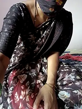 Snapshot of desicpl26 chatting on February 23, 6:11 am desicpl26 online show from February 23, 6:11 am