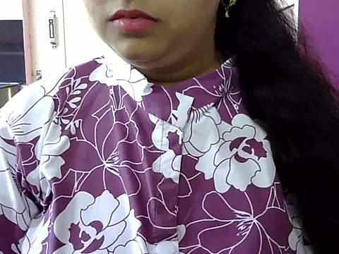 Cute Aliyaa online show from April 10, 11:15 am