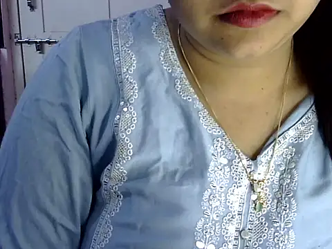 Cute Aliyaa online show from June 4, 1:39 pm
