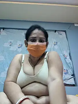 diyam4002 online show from February 18, 6:26 pm