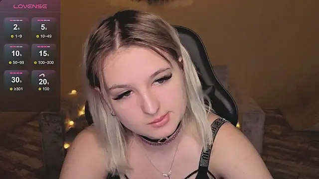 Snapshot of grase_neon chatting on February 11, 10:20 am grase neon online show from February 11, 10:20 am