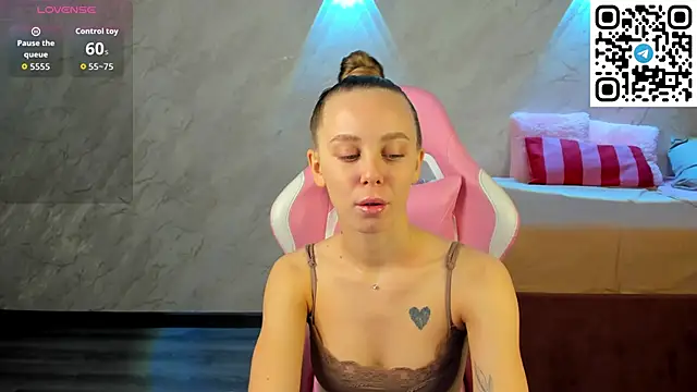 Tesssa Young online show from February 7, 12:58 am