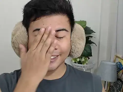 Snapshot of beraldick chatting on February 25, 10:25 am beraldick online show from February 25, 10:25 am