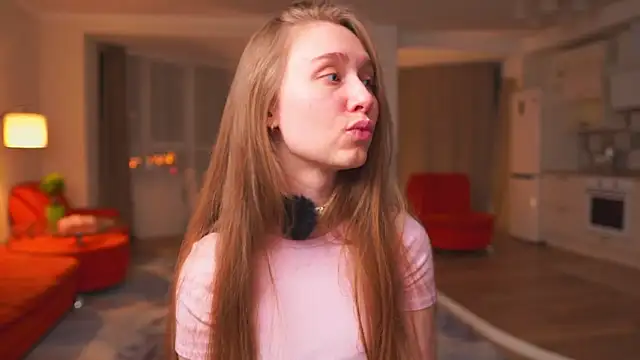 SharaNewbern online show from March 27, 4:07 pm