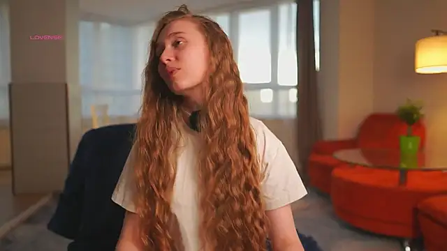 SharaNewbern online show from April 17, 2:09 pm