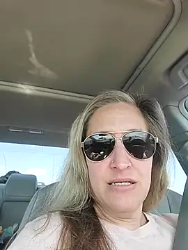 Sunflower0025 online show from March 26, 6:02 pm