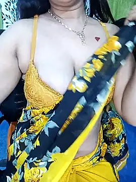 Snapshot of alinaarora chatting on February 12, 4:46 pm alinaarora online show from February 12, 4:46 pm